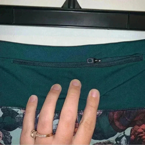 Women's Oiselle Special Edition Roga Lined Running Shorts Floral Size 10 - Picture 6 of 11